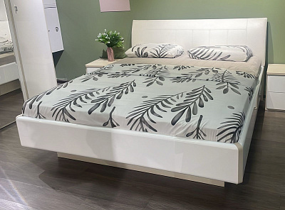 Двуспальная кровать Elegante 160x200см